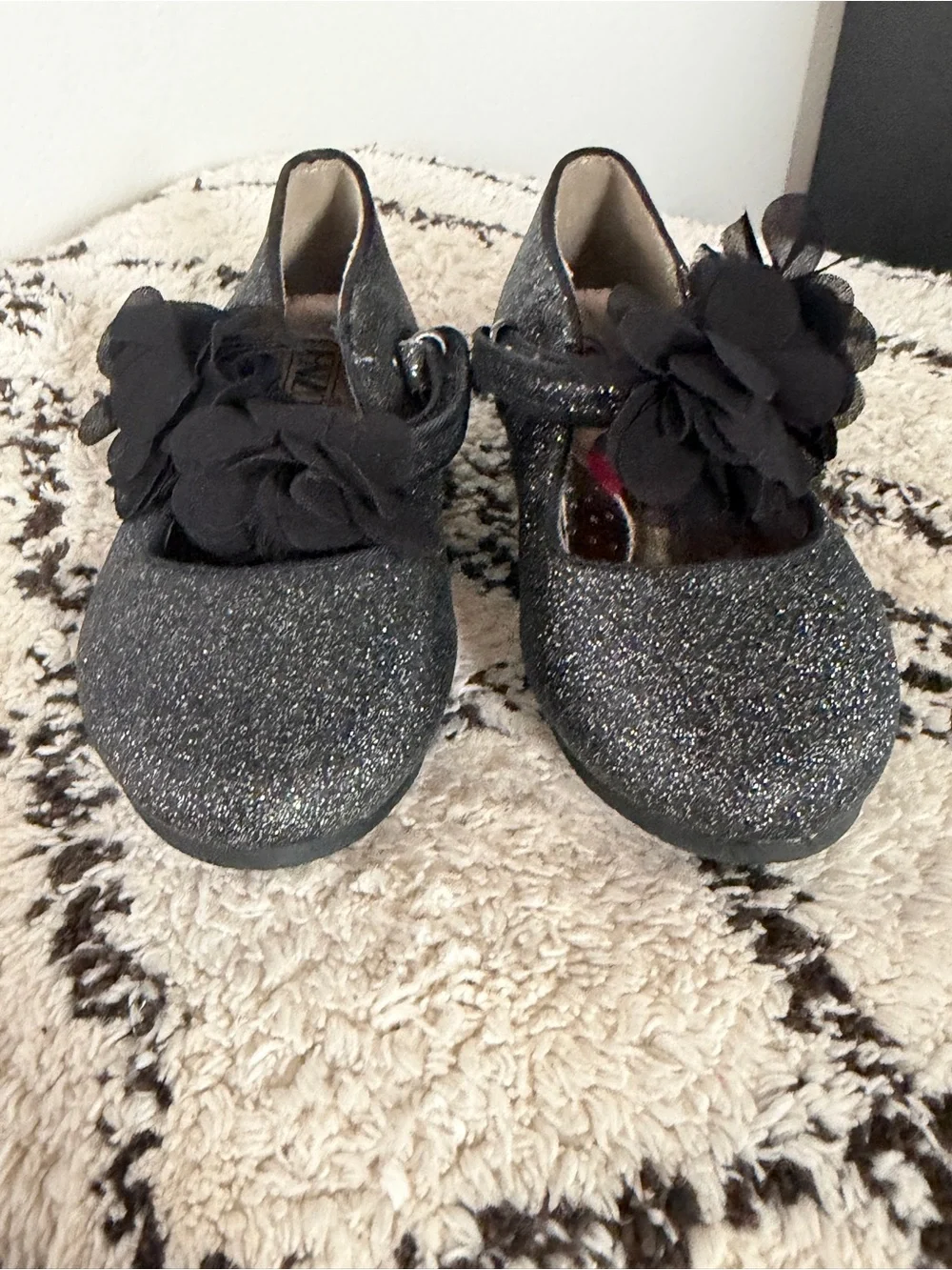 Girls Black Glitter Mary Jane Dress Shoes Floral Strap Size 10 ENZO party